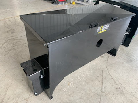 NEW 1500 lb feeder CROWNLINE S32 MANUAL CUBE CATTLE FEEDER
