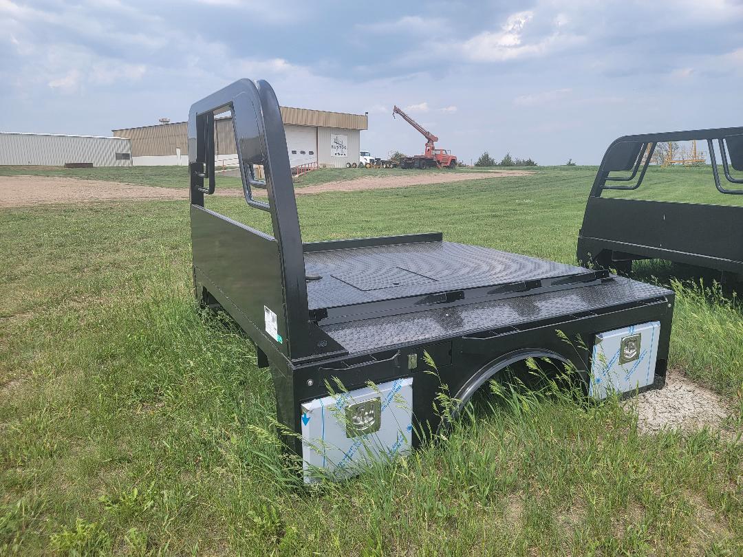 NEW CROWNLINE Skirted Flat Bed - SKS 42