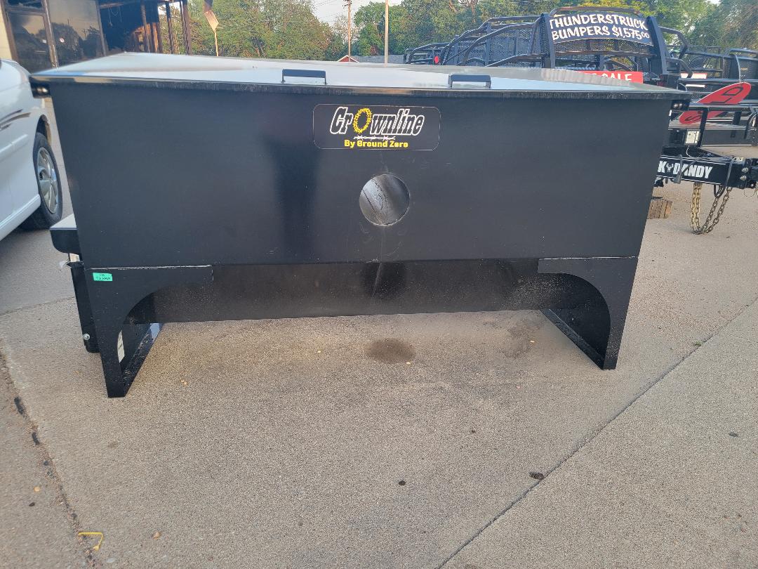 NEW 1500 lb feeder CROWNLINE S32 MANUAL CUBE CATTLE FEEDER